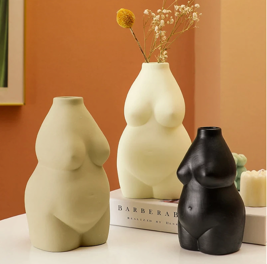 Body with curves vase